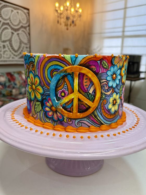 Bolo pintado à mão por Sandra Gonzaga